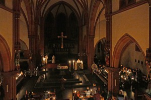 Kirche_Kerzen_Beleuchtung